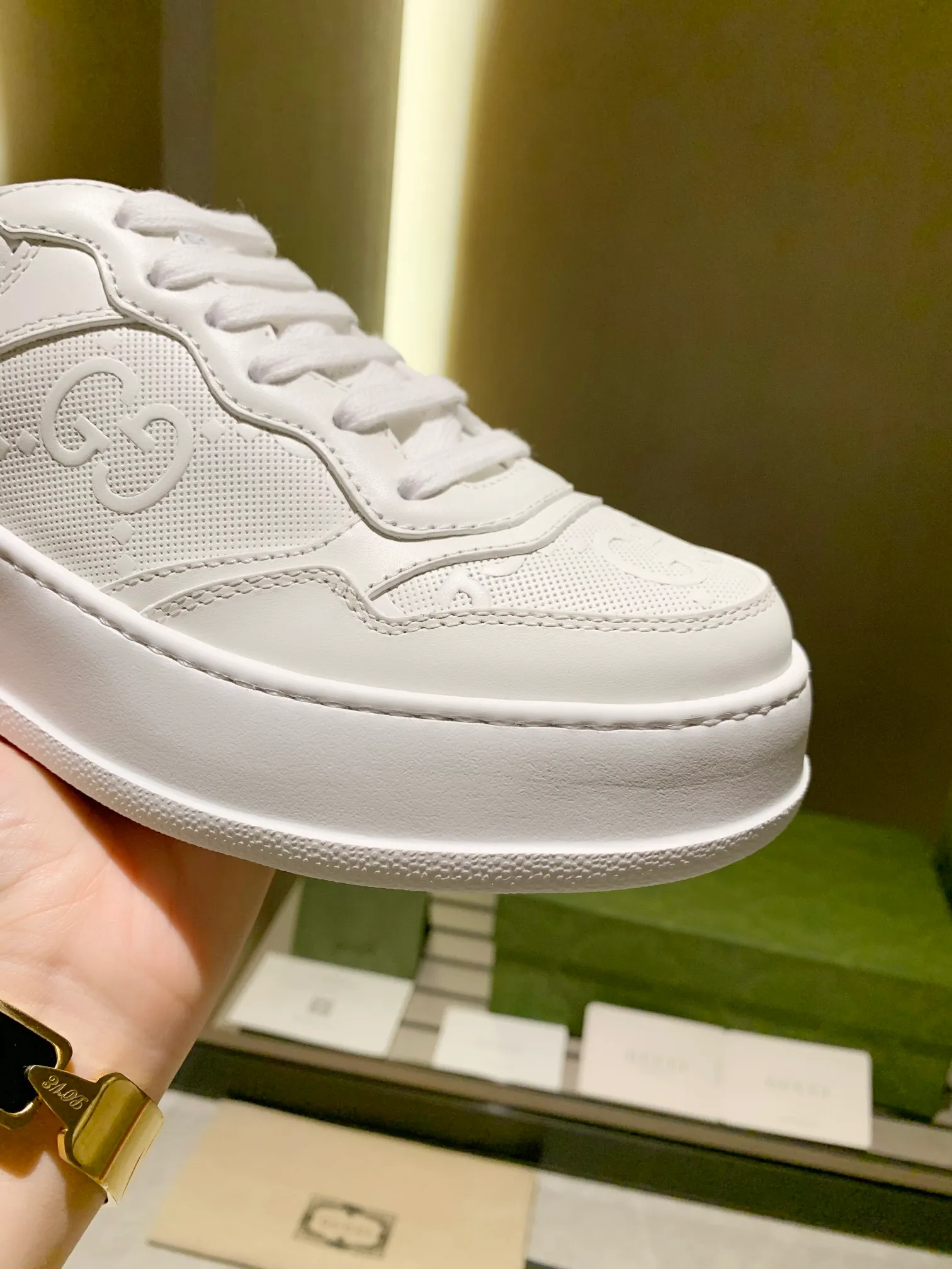 👟👟Ex-factory price 560👟👟 Men's size +10 Gucci2022 spring and summer new casual sports white shoes, purchasing version of the original version with a one-to-one molded IP light material sole! Upper calfskin, lining calfskin, foot pads calfskin. Complete purchasing version. Code number: female 35-40#, male 39-44# (45 customized)